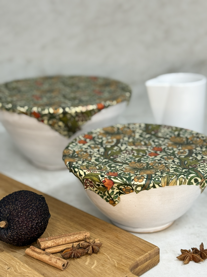 William Morris bivaxduk i mönster Golden Lily